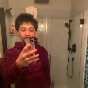 Meet your Posher, Elias